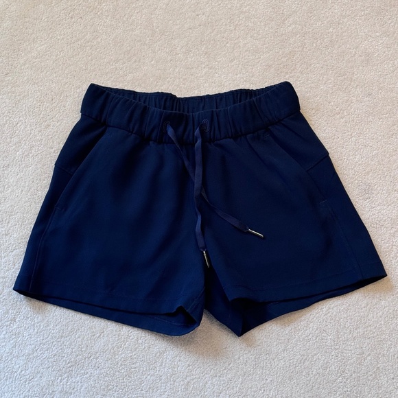 [SOLD] Lululemon On The Fly Shorts - Picture 5 of 5